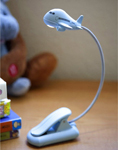Мини-лампа "клипса" Baby Bright с 2-мя светодиодами голубая в форме самолетика